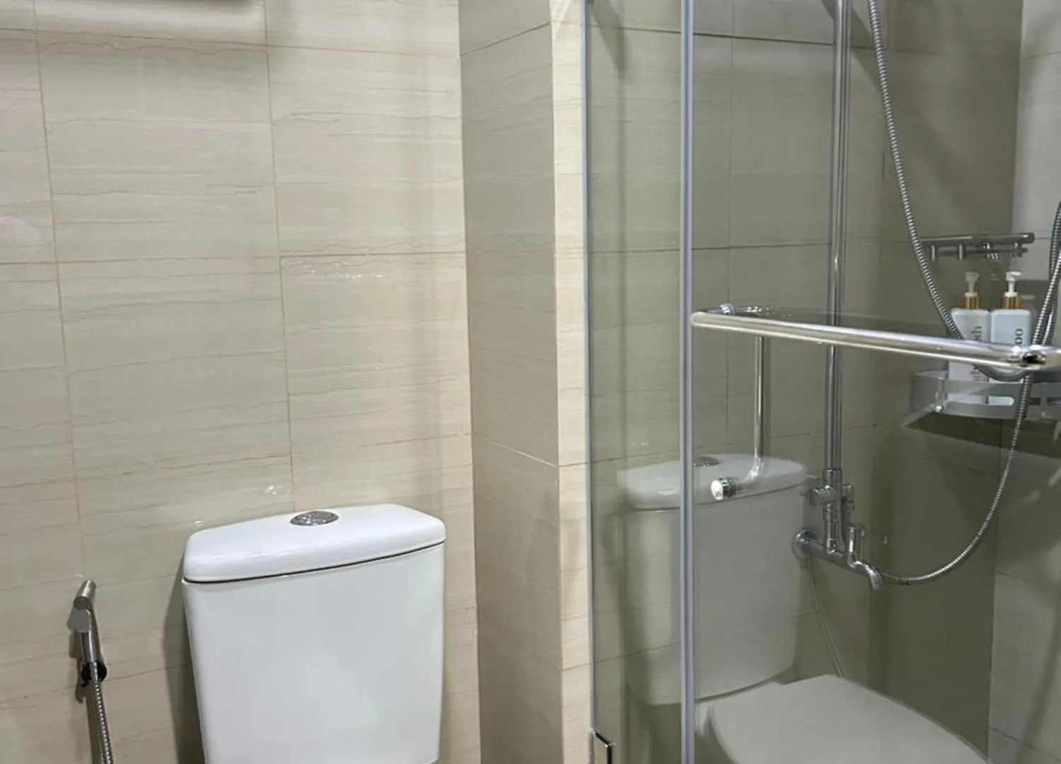 Aurrow @ Shore Residences Pasay 0*,