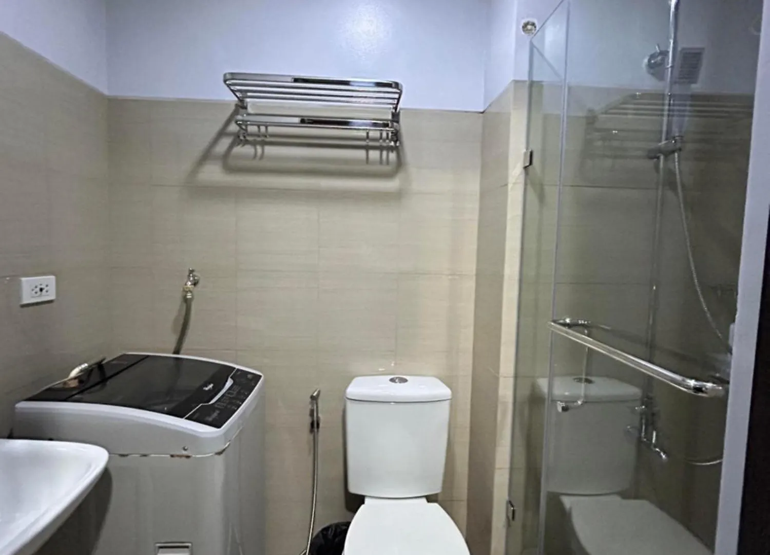 Aurrow @ Shore Residences Pasay Aparthotel